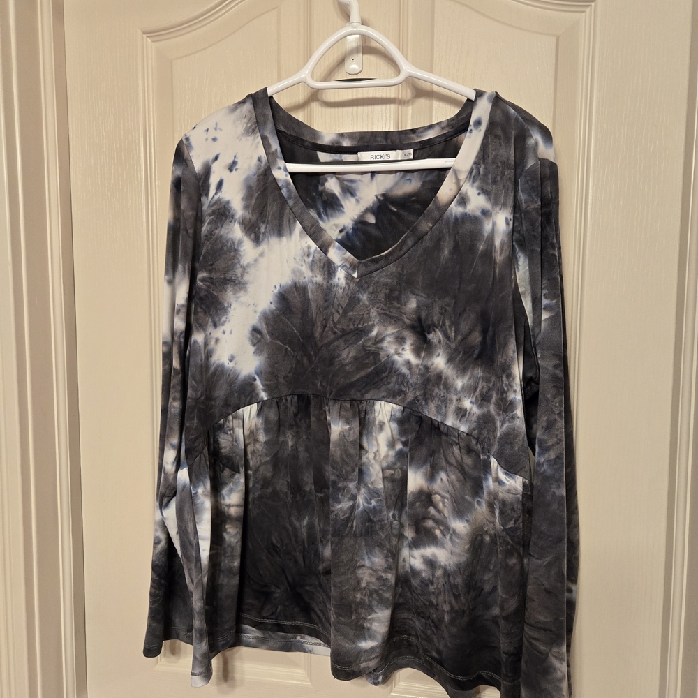 Ricki's Blue and Gray Tie-Dye Long Sleeve Peplum Top